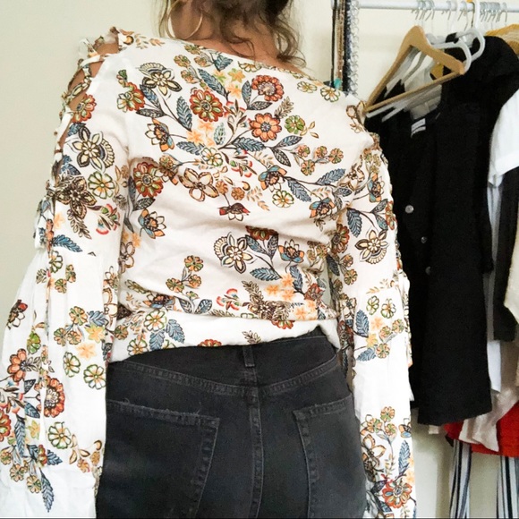 Cream floral blouse - Picture 4 of 4